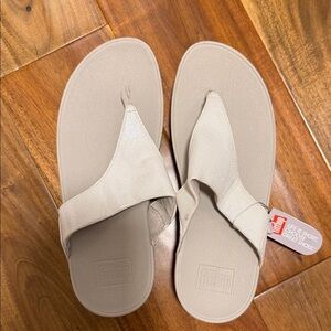NWT FitFlop Women's Cream Sandals Size 6